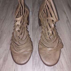 Women's Tan Strappy Sandals